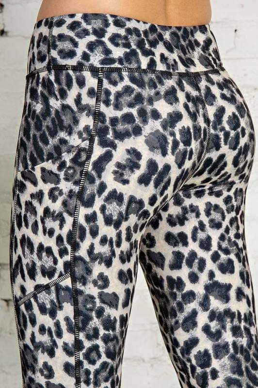Leopard pocket Leggings (RTS)
